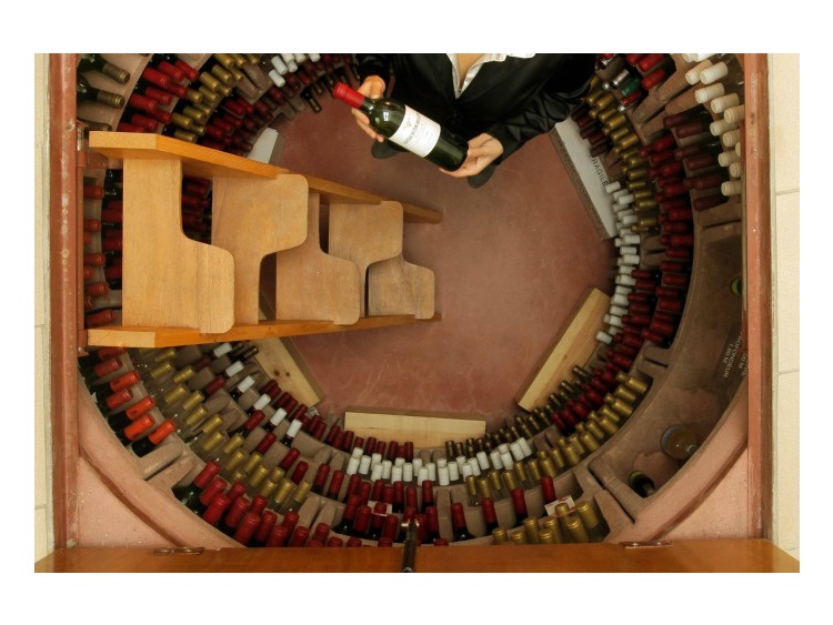 Construction de cave à vin enterrée  Compacte par Hélicave